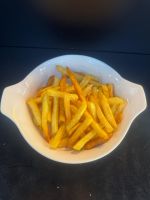 Картофель Фри - * Простой
* Пряный
* с сыром чеддер
* со вкусом трюфеля и пармезана
 